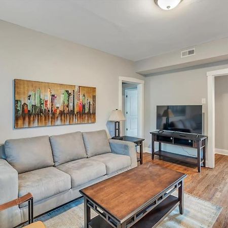 Beautiful Tower Grove Unit Recently Renovated 2S Villa Richmond Heights Buitenkant foto