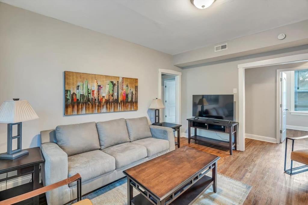 Beautiful Tower Grove Unit Recently Renovated 2S Villa Richmond Heights Buitenkant foto