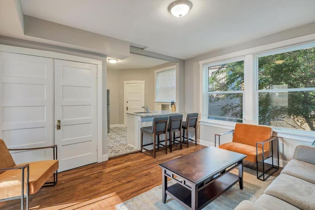 Beautiful Tower Grove Unit Recently Renovated 2S Villa Richmond Heights Buitenkant foto